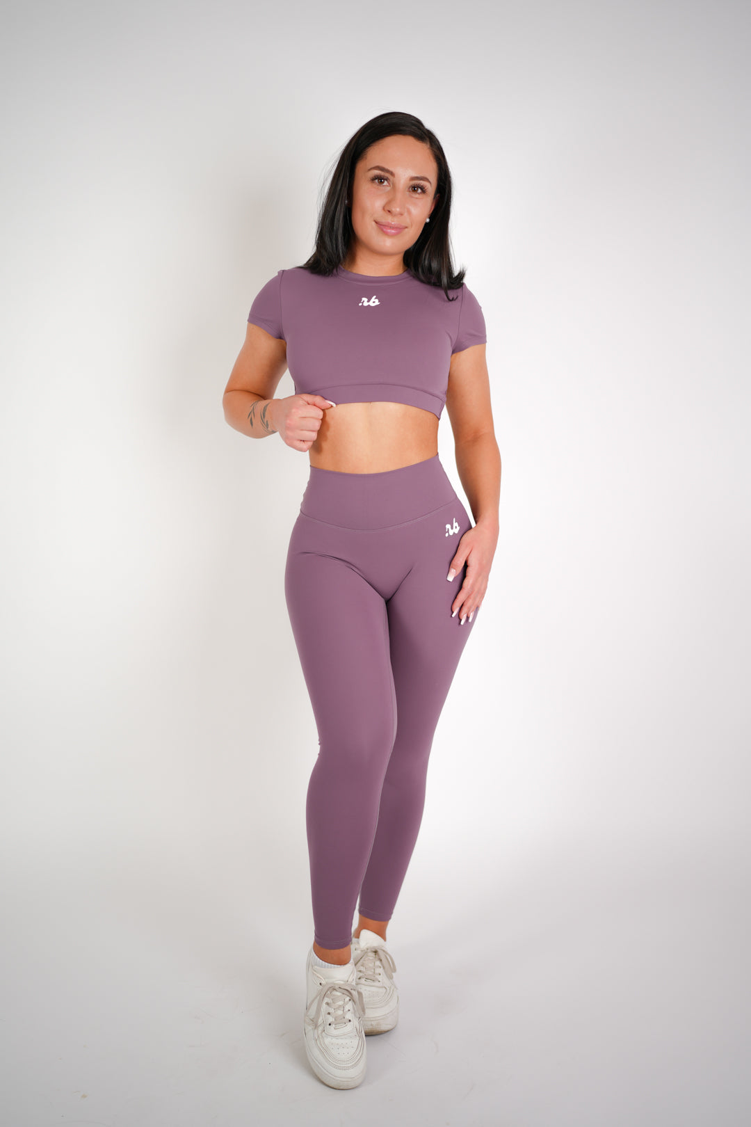 Glamour Cutout Back T-Shirt Berry Purple von vorne