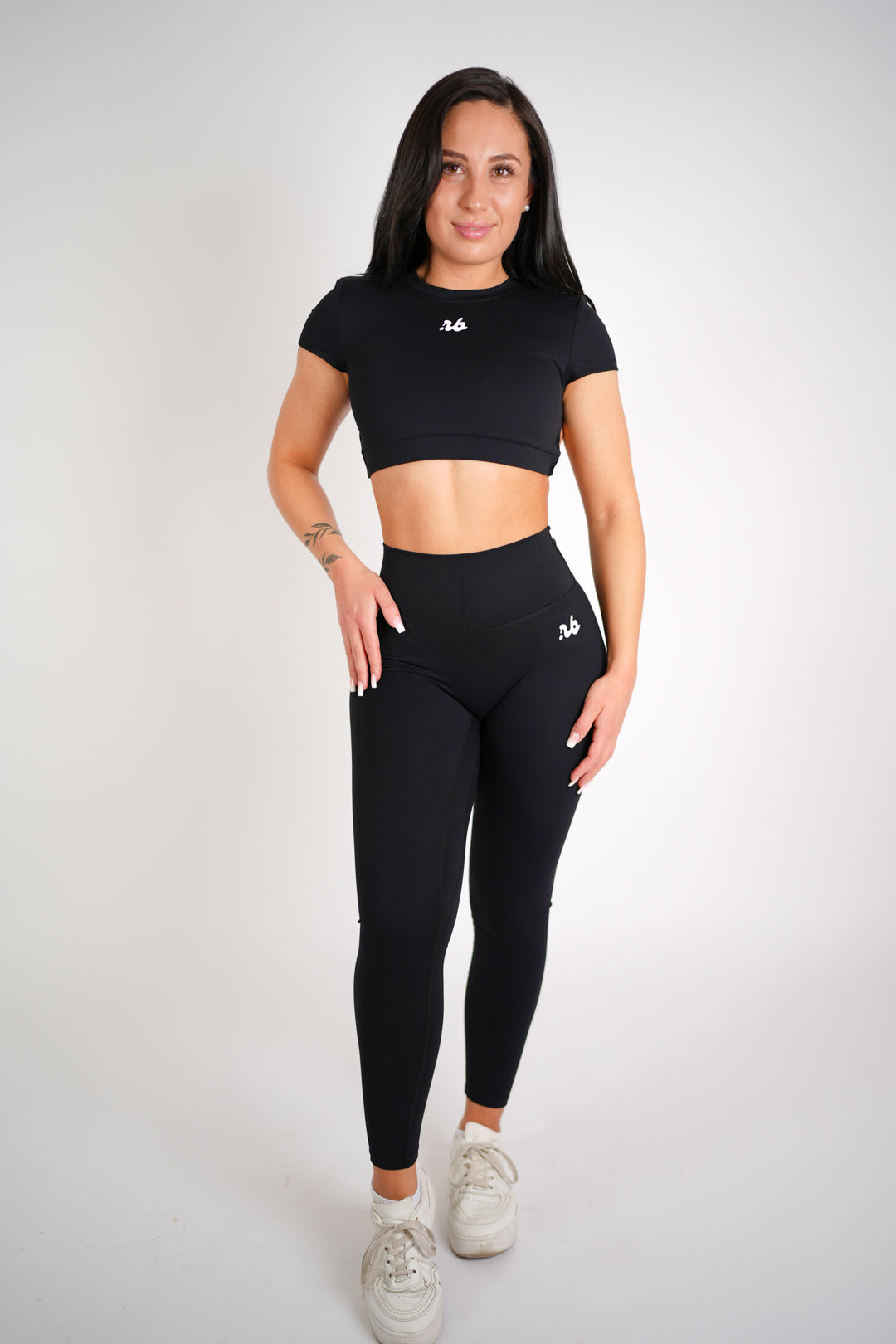 Glamour Scrunch Leggings Black von vorne Ganzkörperaufnahme