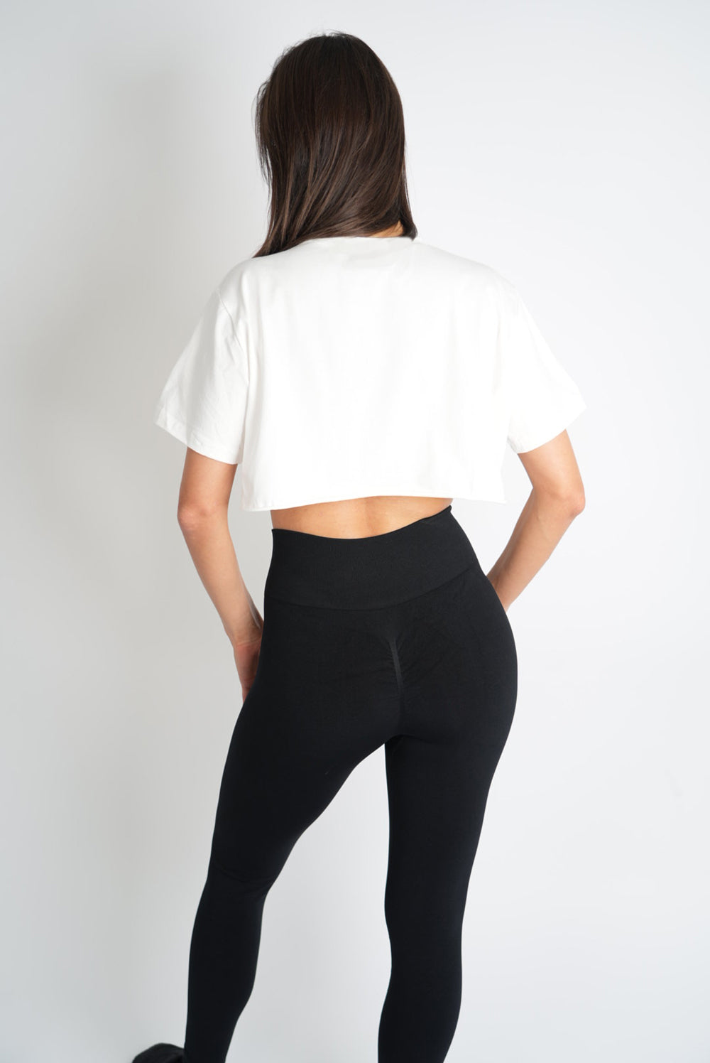 White Cropped Sport T-Shirt von hinten