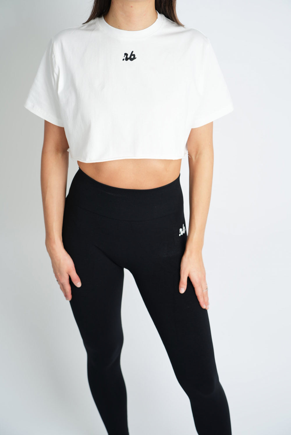 White Cropped Sport T-Shirt von vorne Nahaufnahme