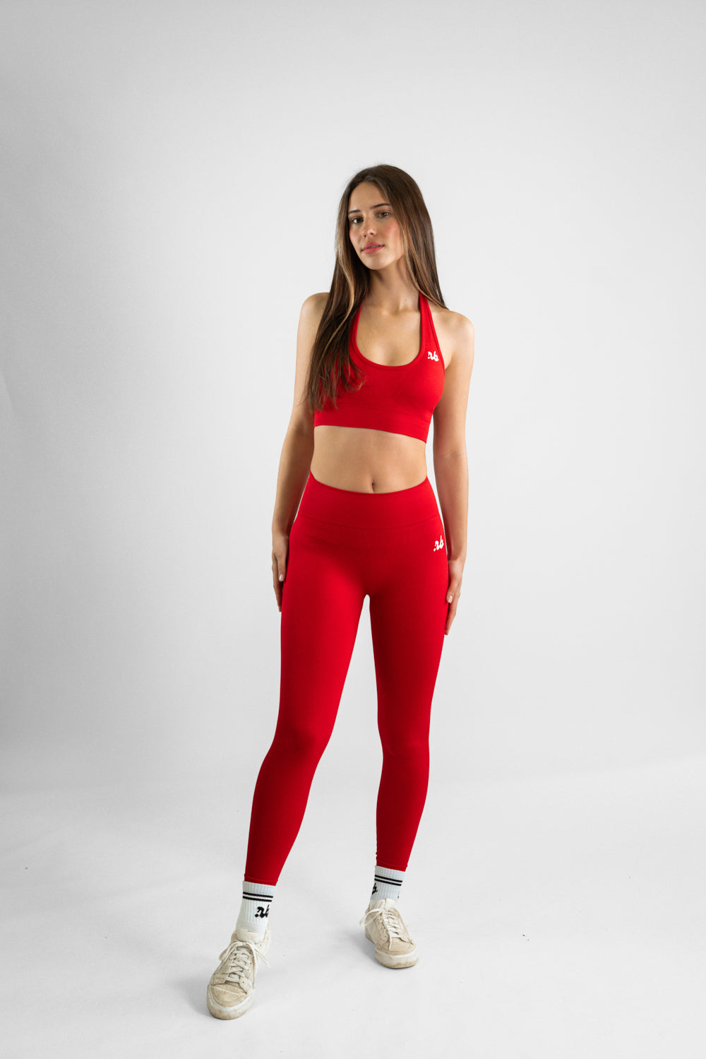 rote Daily Seamless Scrunch Leggings von vorne Ganzkörperaufnahme